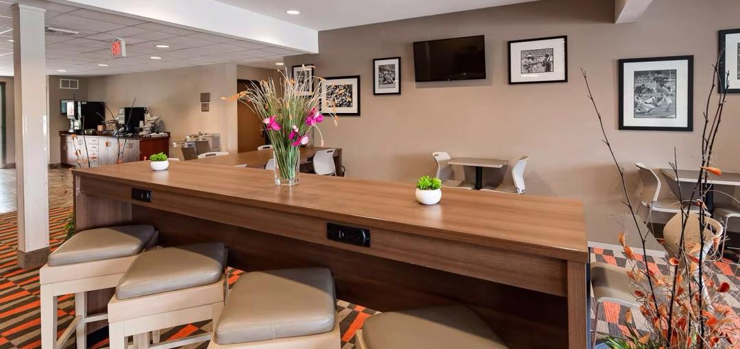 se morgantown lobby seating 2 ourhotel featuretab 635x300 1