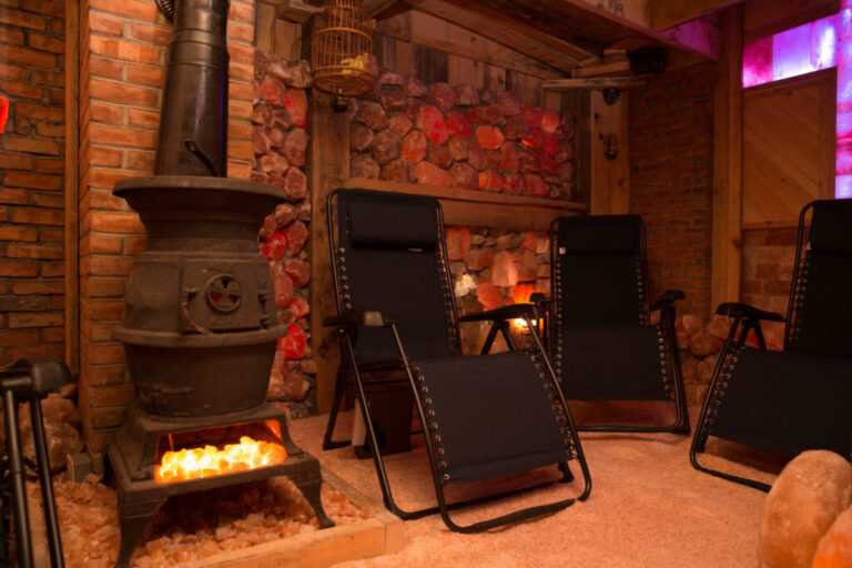 himalayan salt spa cave 1024x683 1 768x512