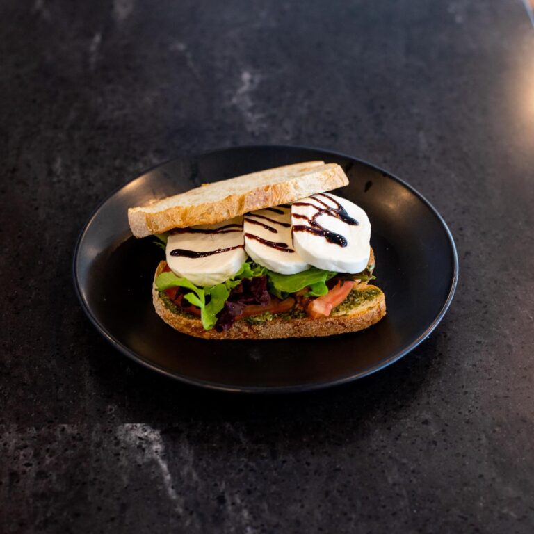 322072806 506045268325676 7252408357520612927 n 1 768x768